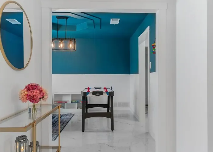 Backyard Oasis: Pool, Hot Tub, Giant Chess & Golf Fort Worth